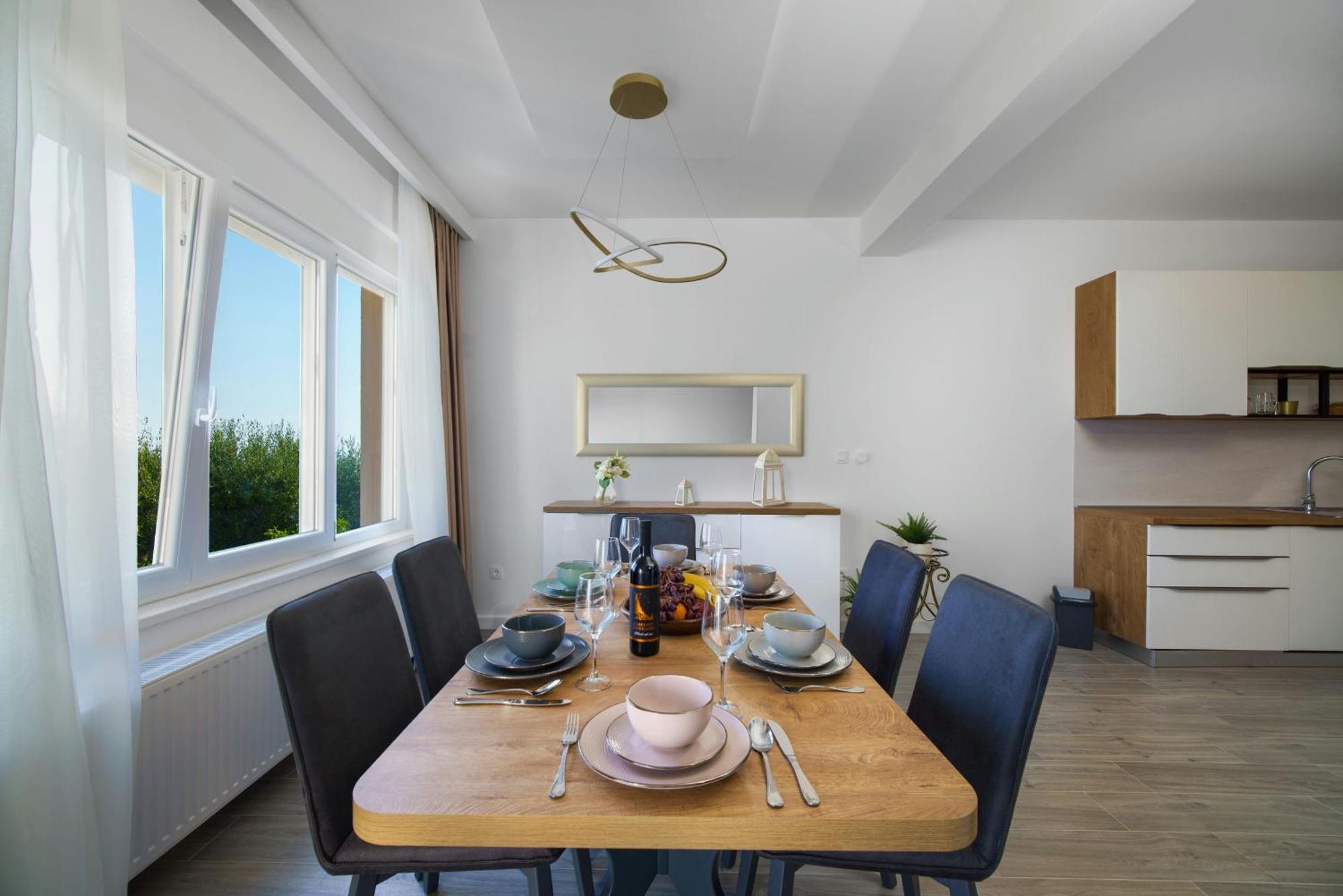 Apartment L&l With Swimming Pool And Seaview *