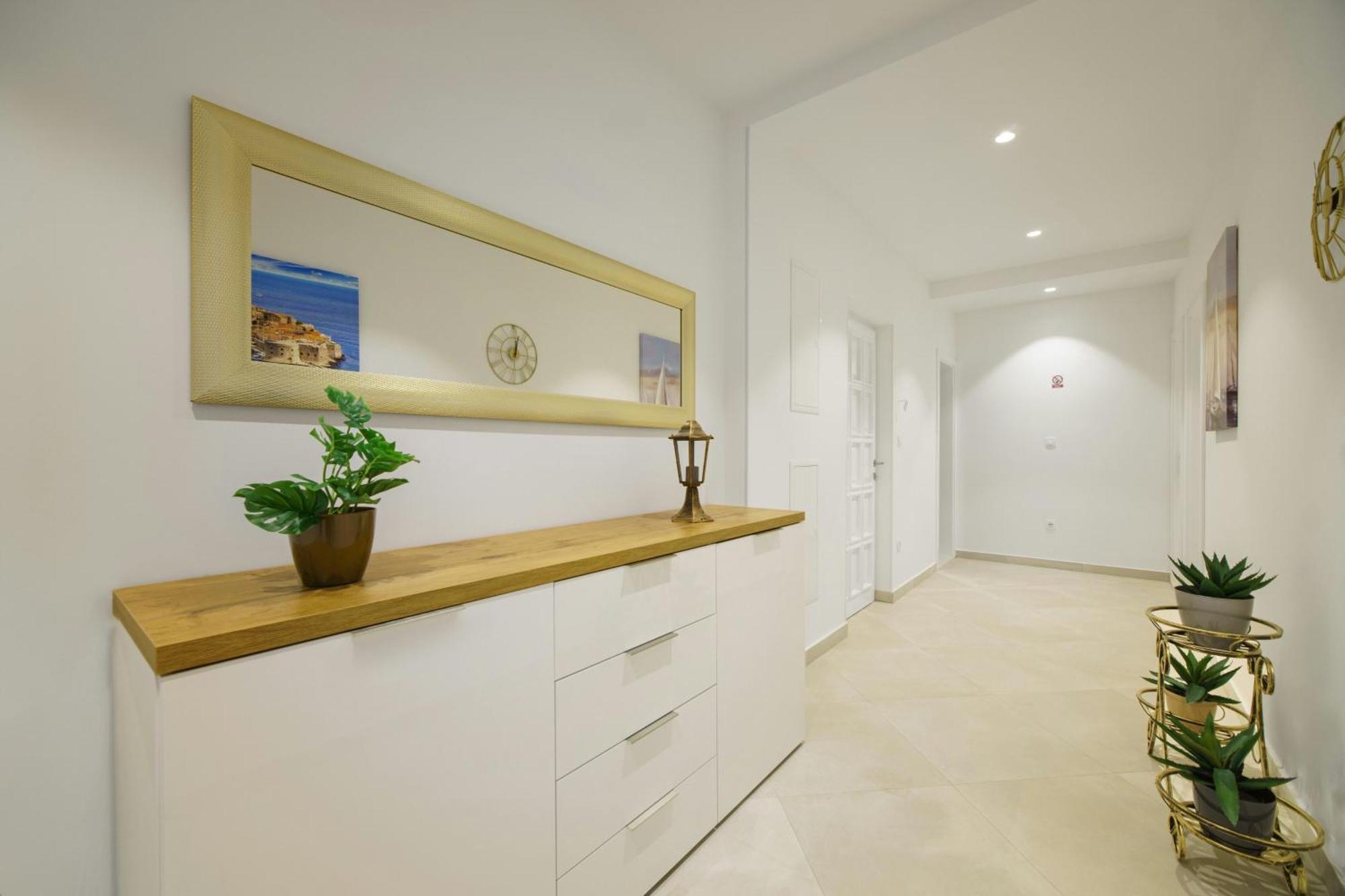 L&l With Swimming Pool And Seaview Appartement *