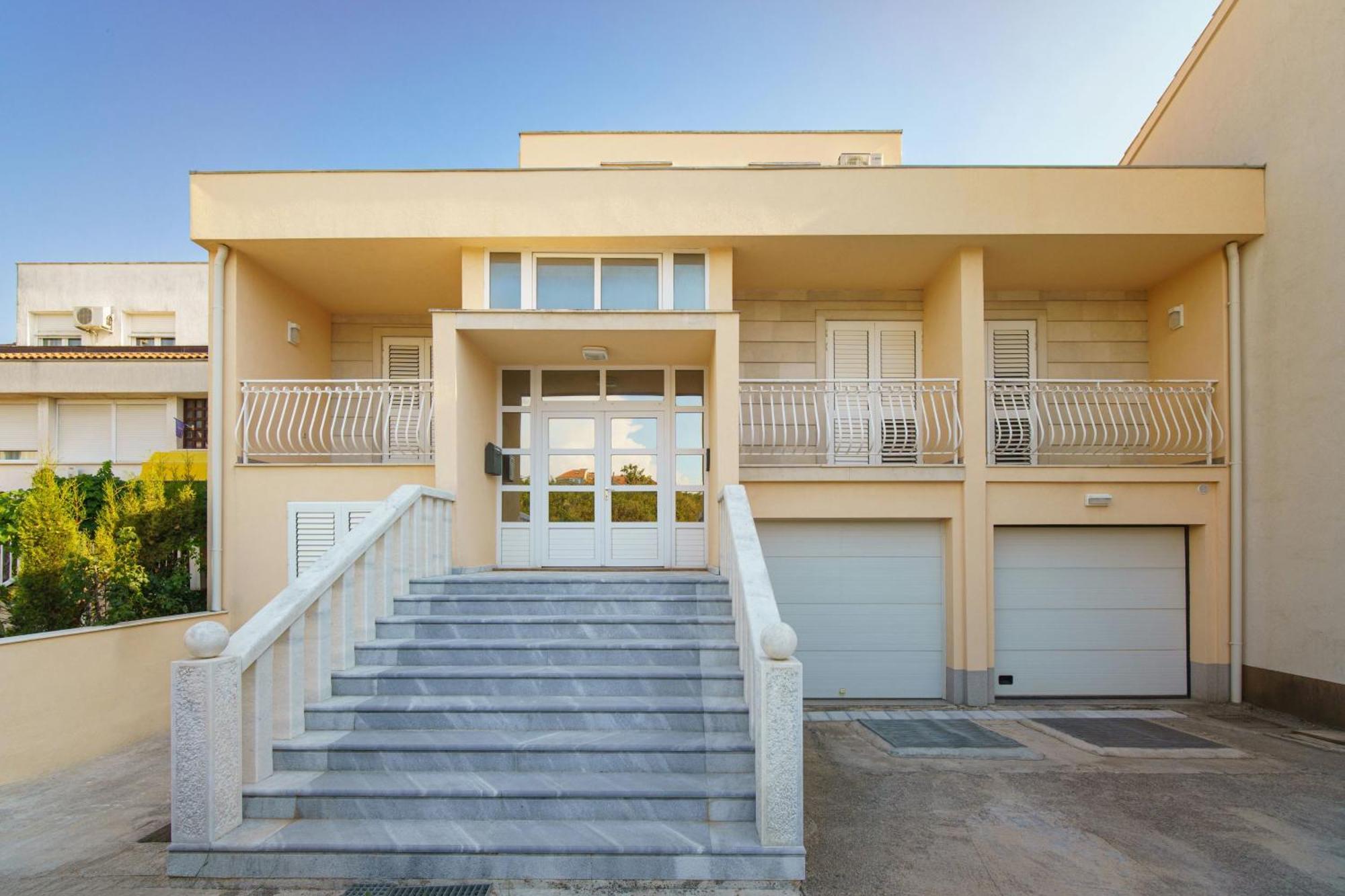 Apartment L&l With Swimming Pool And Seaview Split