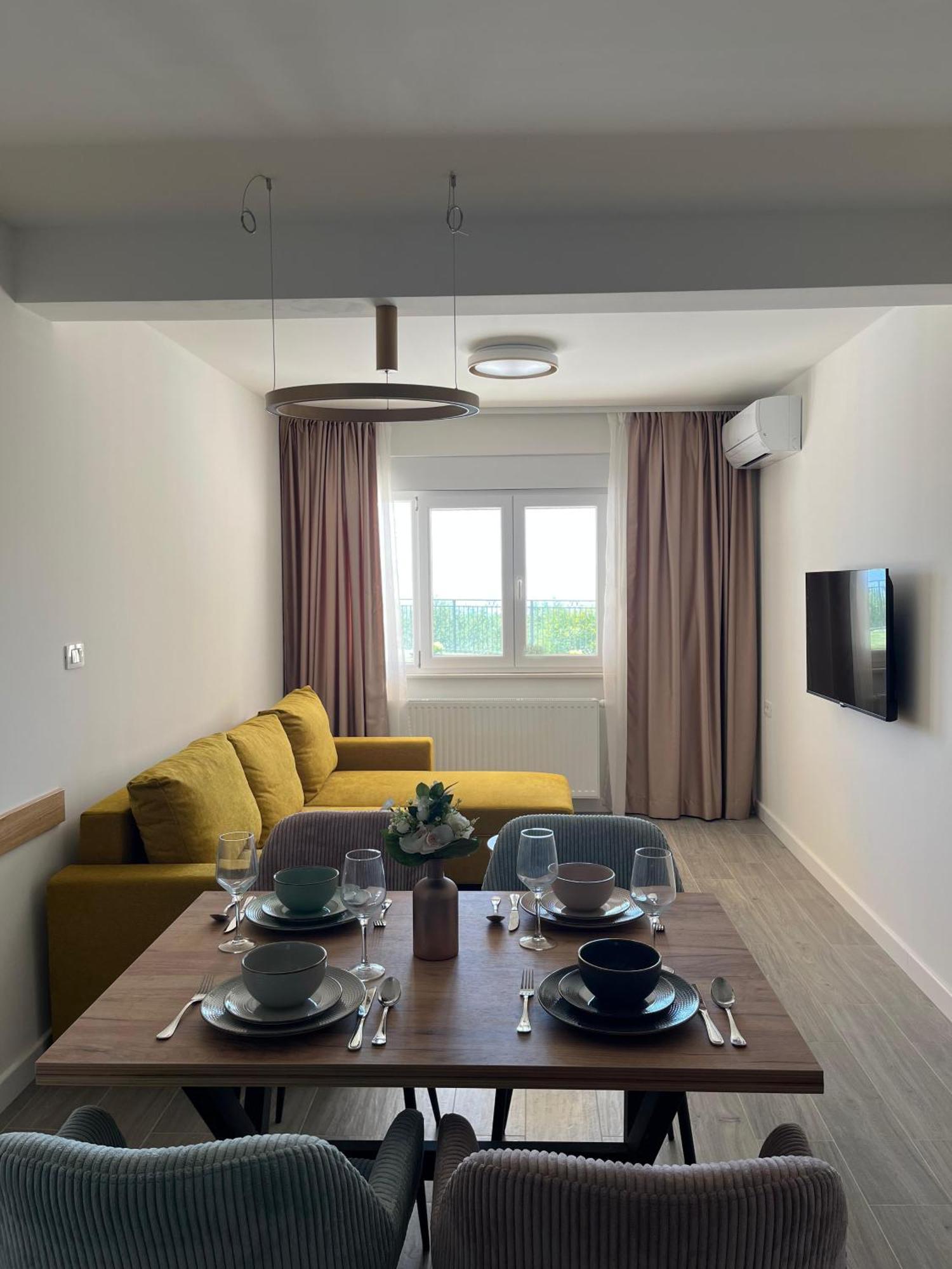 Apartment L&l With Swimming Pool And Seaview Split
